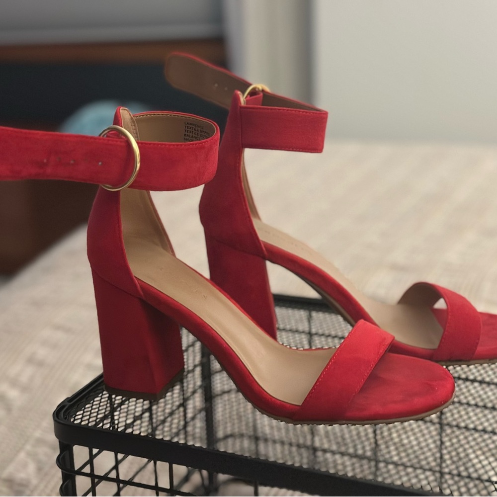 AEROSOLES Red Suede Block Heel Sandals